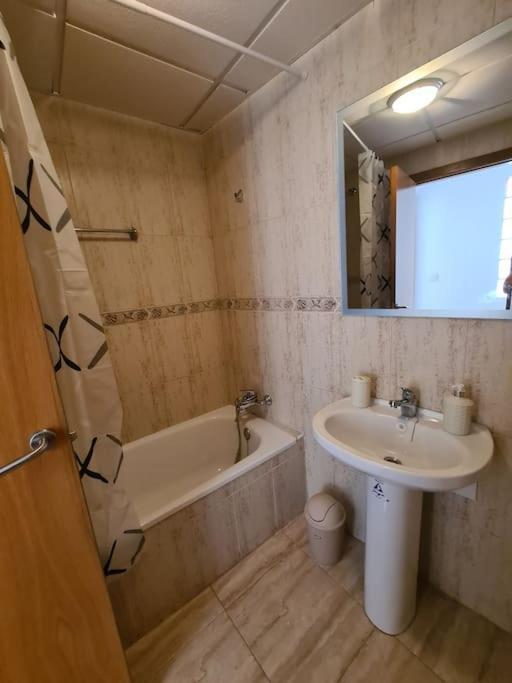Beautiful Apartment With Patio Torrevieja Eksteriør billede