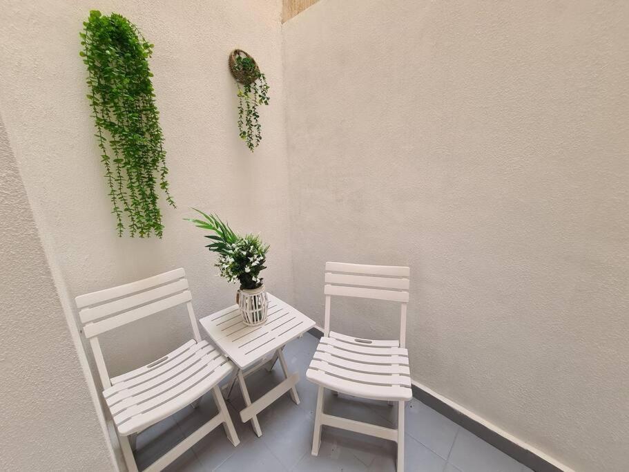 Beautiful Apartment With Patio Torrevieja Eksteriør billede